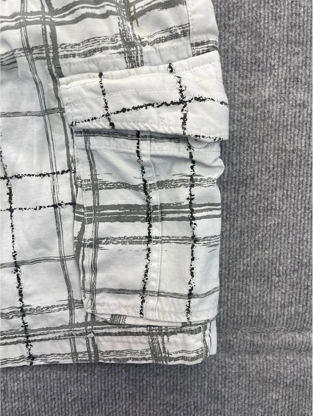Urban Pipeline Mens Cargo Shorts Size 32 Plaid White Grey Y2K Grunge Skater